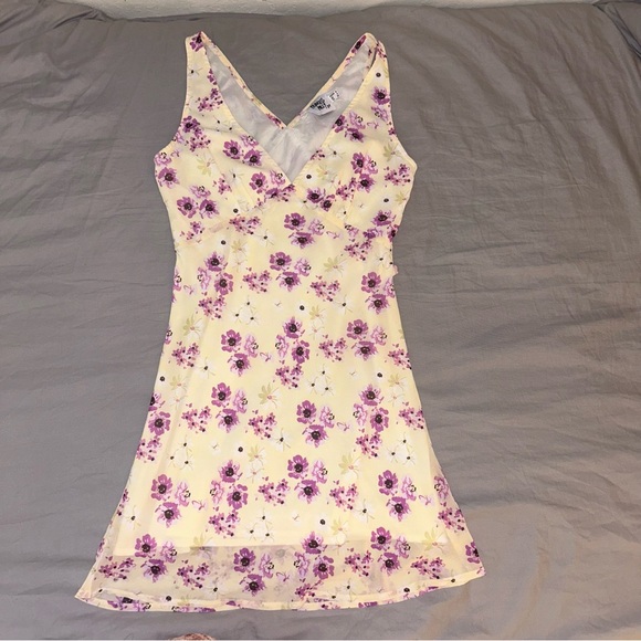 Princess Polly Nellie Mini Dress Yellow Floral 4, V-Neck, Tie Back - Picture 6 of 13